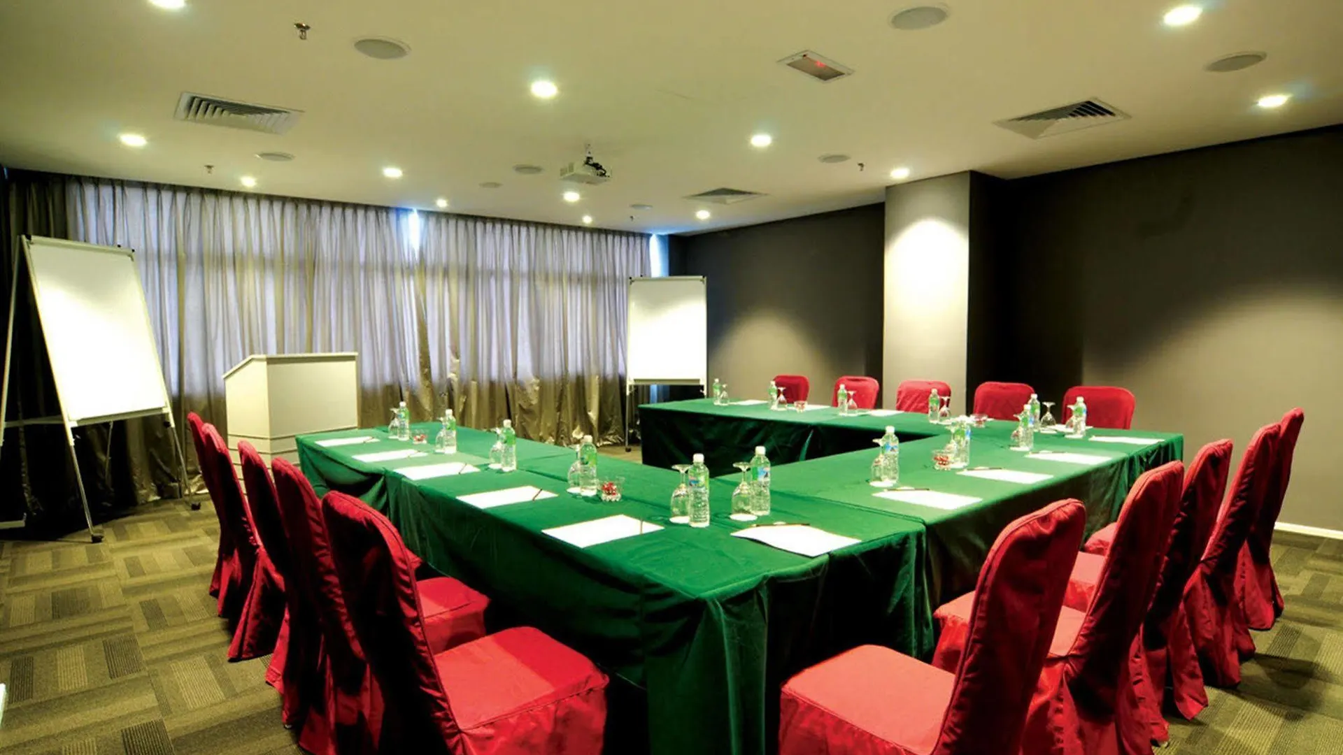 Kings Green Hotel City Centre Melaka Малакка
